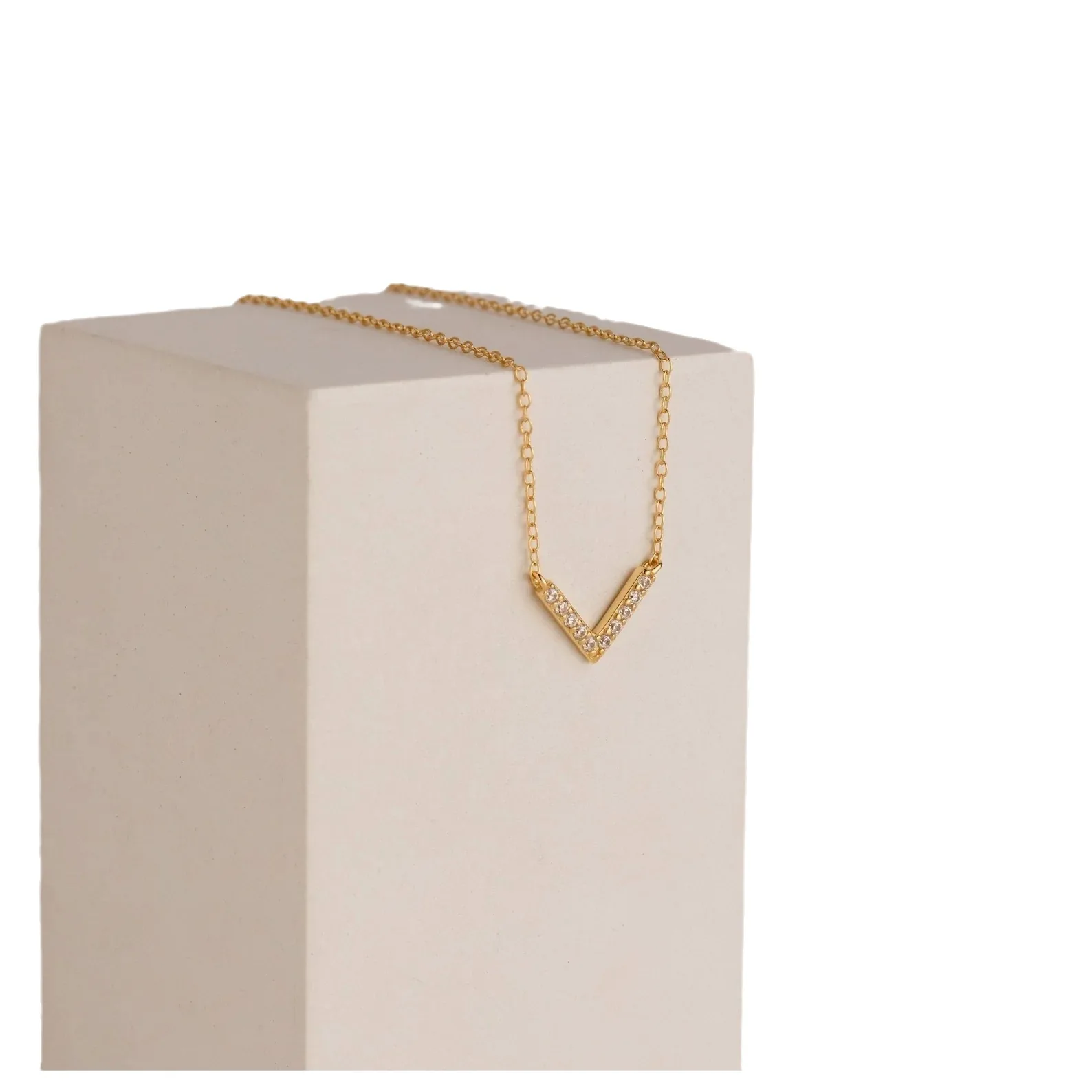 New Simple V NecklaceWomen Fas - Birth Flower Necklace recensione e prezzo