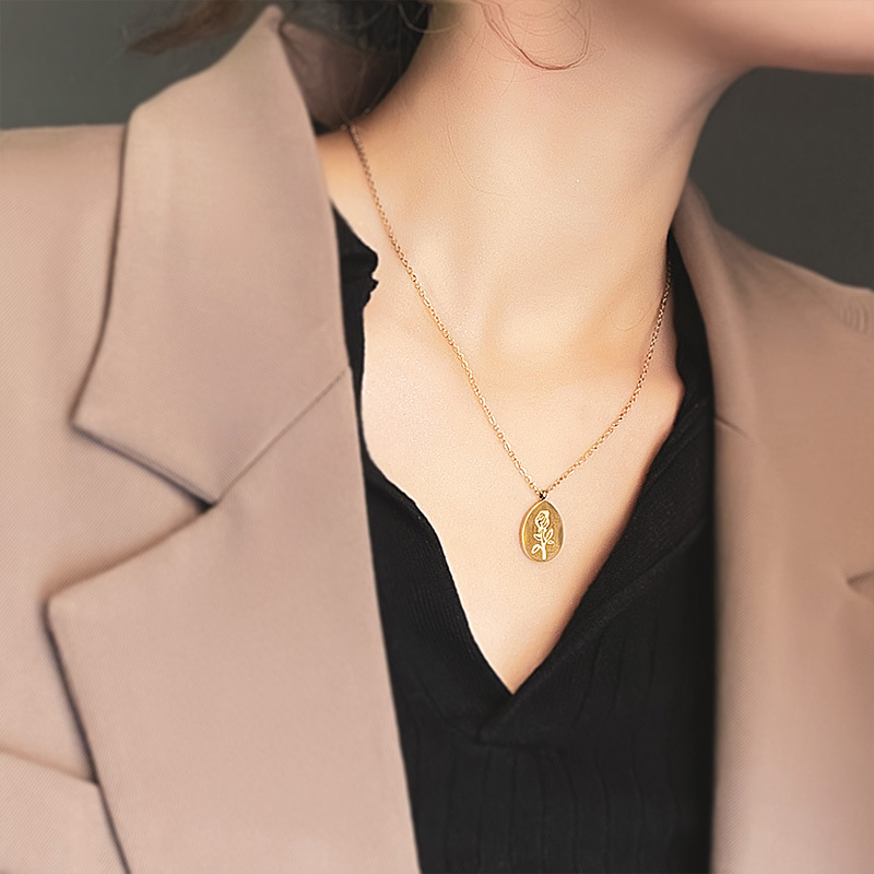 Collane in acciaio inossidabil - Birth Flower Necklace recensione e prezzo