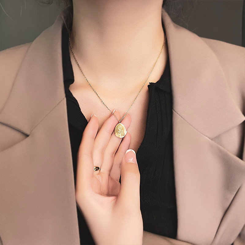 Collane in acciaio inossidabil - Birth Flower Necklace recensione e prezzo